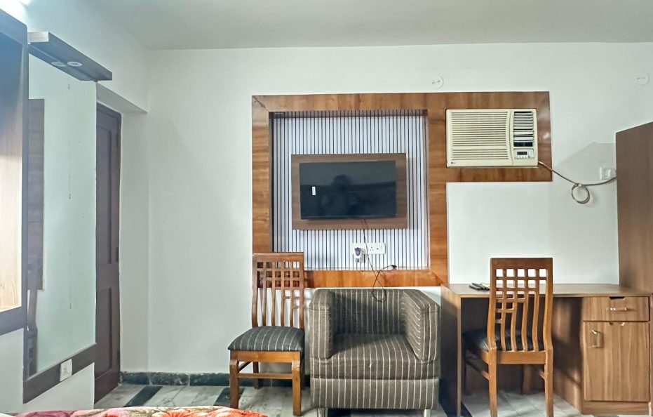 Hotel Shashi International