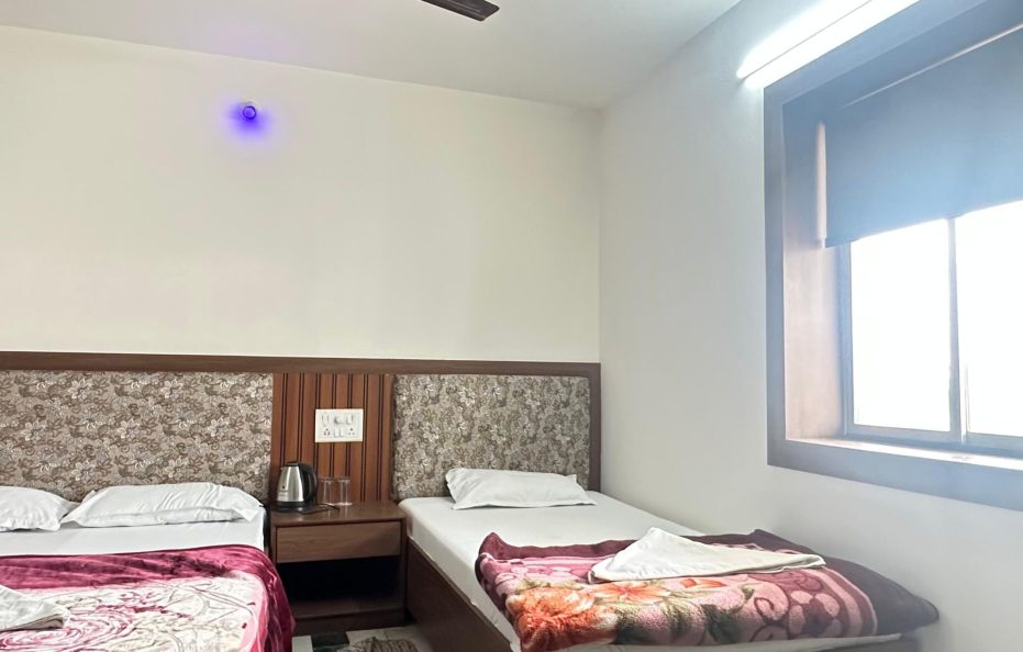 Hotel Shashi International