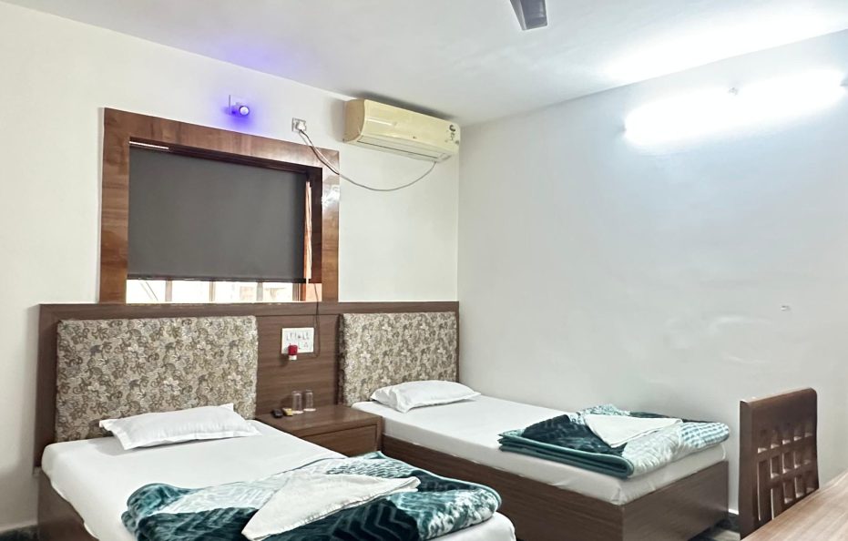 Hotel Shashi International