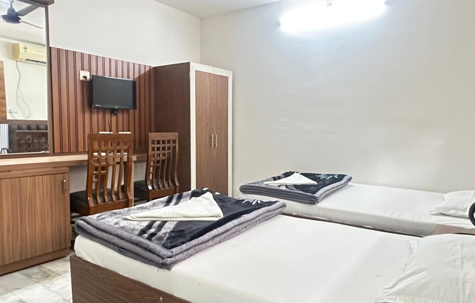 Hotel Shashi International