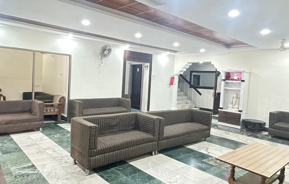 Hotel Shashi International